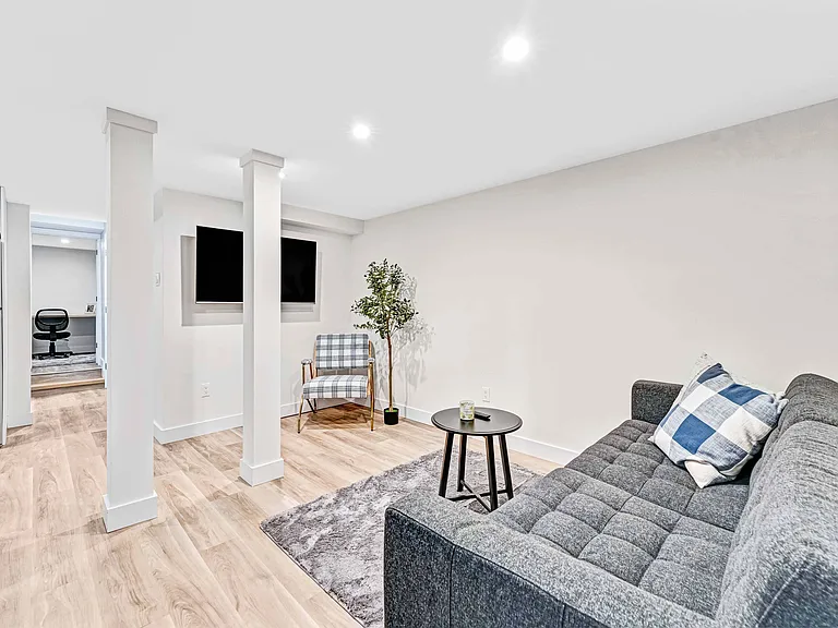 119 Hopewell Ave — Photo 30