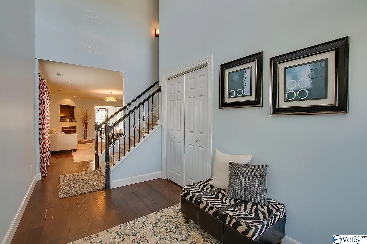 4 bed, 4031 sqft, $3,400 — Photo 4