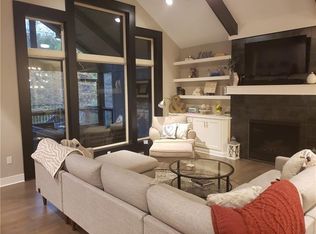 4910 NW Linder Ln, Riverside, MO 64150