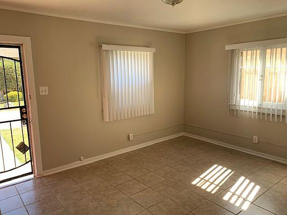 2nd image of 1833 E Ocean Ave