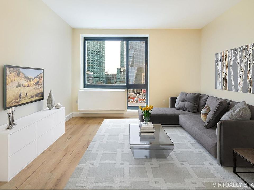 1st image of 2519 43rd Ave #708