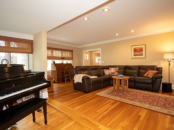 5th image of 530 Park Ave
