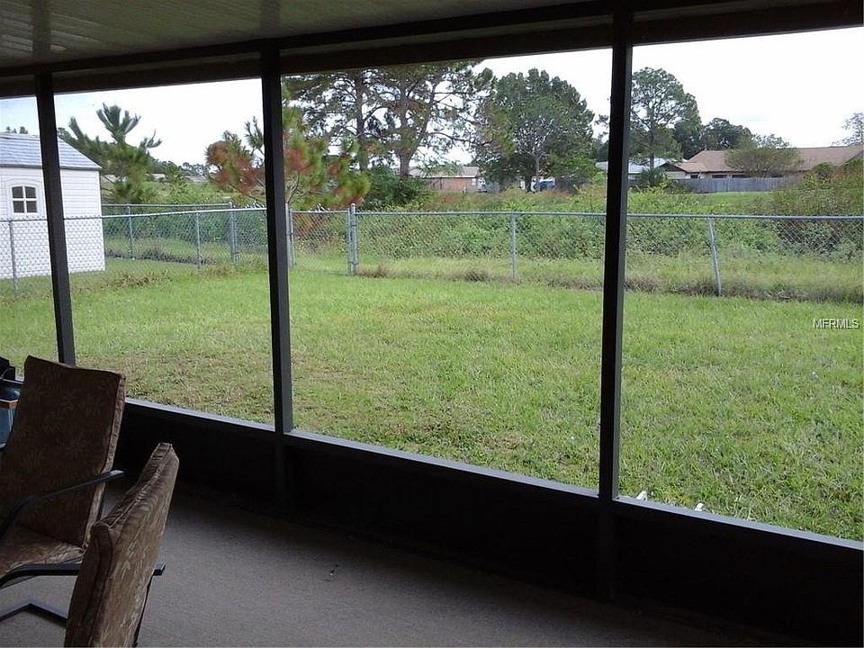 2nd image of 127 W Cedarwood Cir