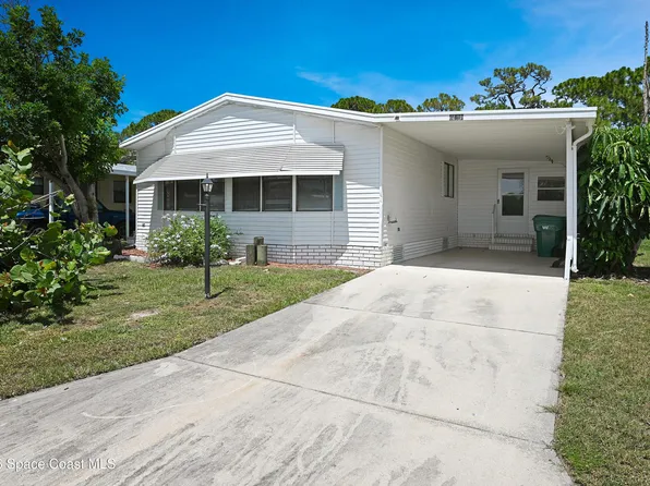 451 Egret Cir, Barefoot Bay, FL 32976