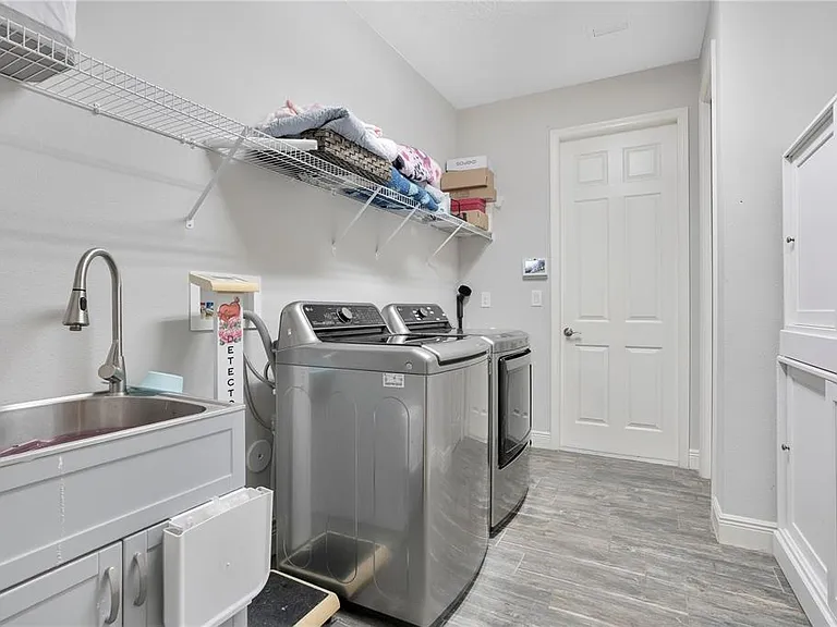 21914 Butterfly Kiss Dr — Photo 34