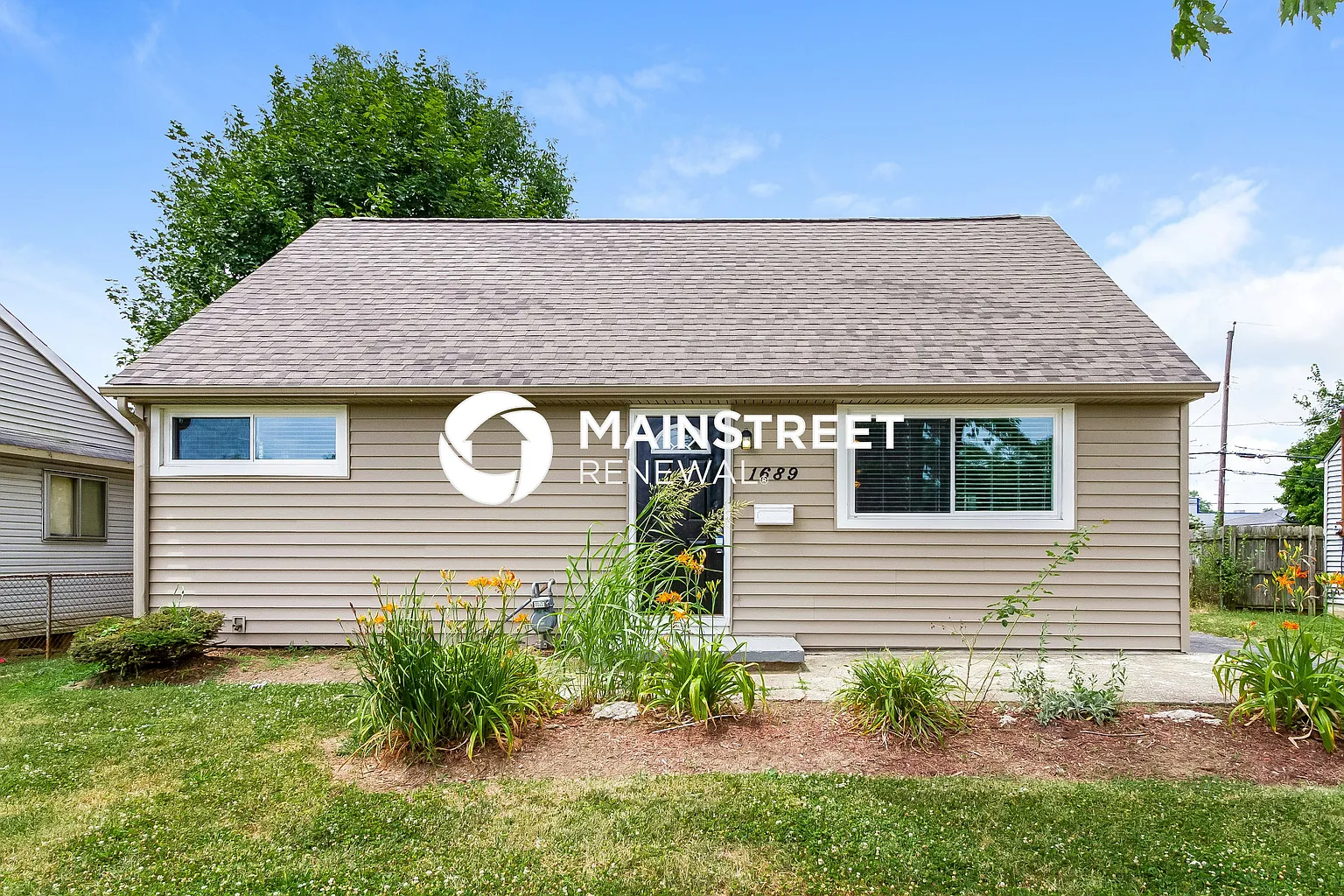1689 Geraldine Ave photo 1
