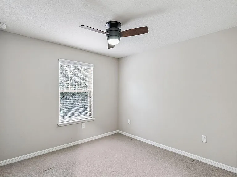 7260 Duxbury Ln — Photo 13