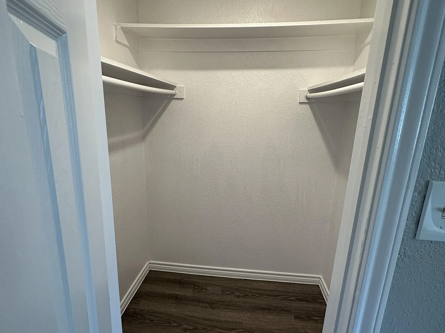 4 bed, 4.0 bath, 1150 sqft, $1,001 — Photo 3
