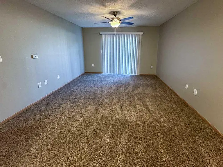 Highland View Apartments — Photo 153