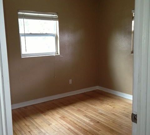 5th image of 2906 E Marks St