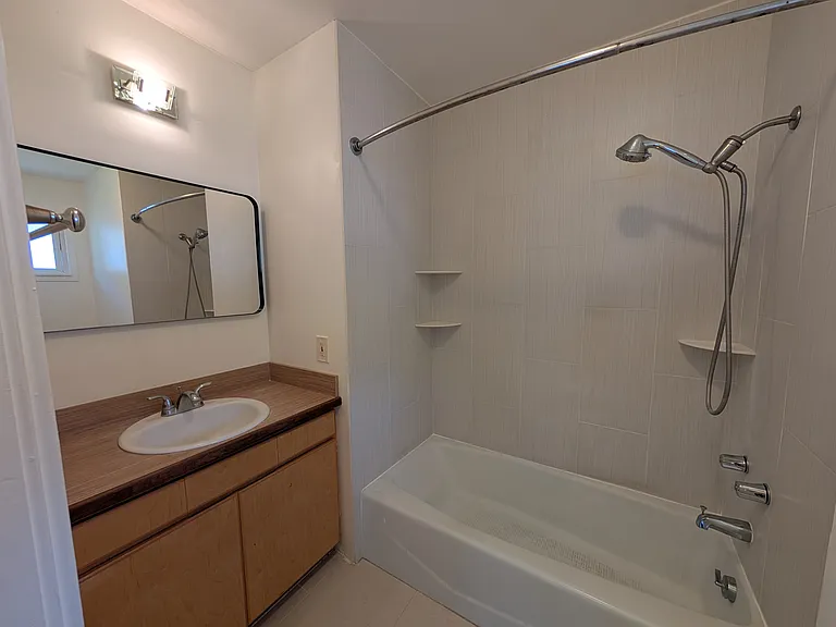 Master Bedroom Bathroom