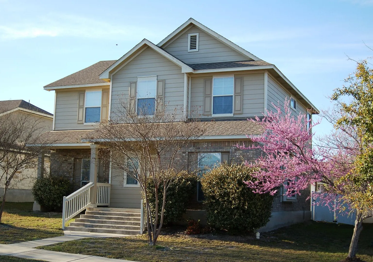 Spacious 3BR Home in Pflugerville at Highland Park | 2 Living Areas & 2-Car Garage — Photo 1