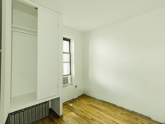 2nd image of 213 6th Ave #B8