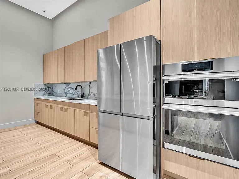 90 SW 3rd St #2013 — Photo 38
