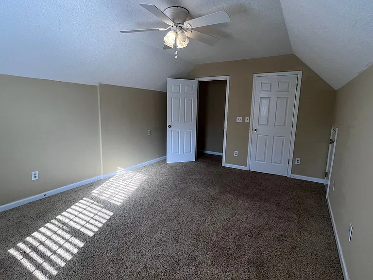 201 Tecumseh Ct — Photo 16