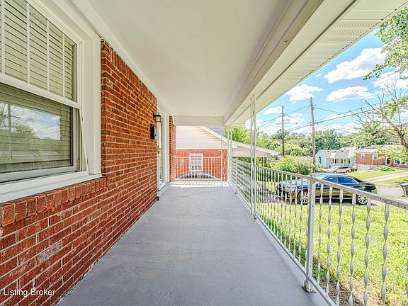 3rd image of 1621 Haskin Ave