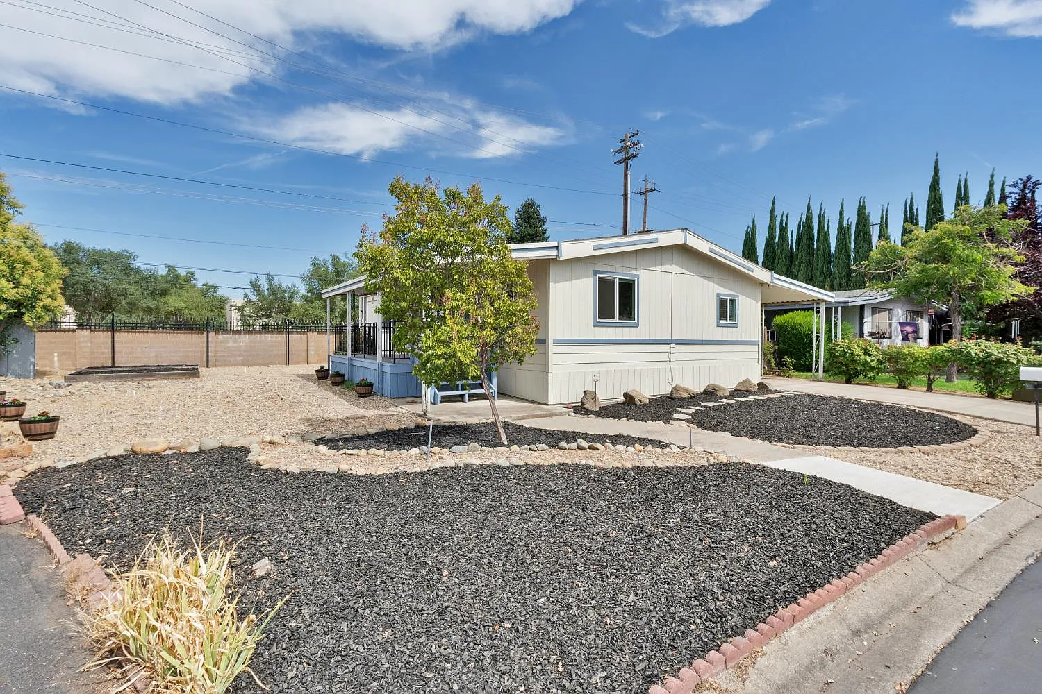 472 Oleander View Way photo 1