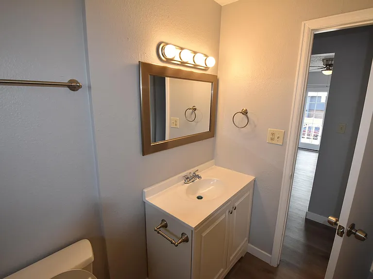 4235 Loomis Ave #1 — Photo 4