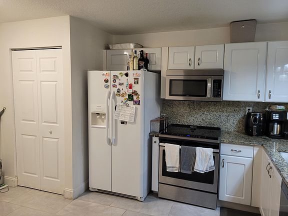 4th image of 851SUMMIT W Lake Dr