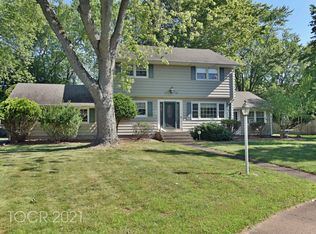 150 Sunset Ln, Old Tappan, NJ 07675