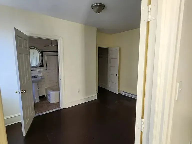 231 Cooper St #1 — Photo 8