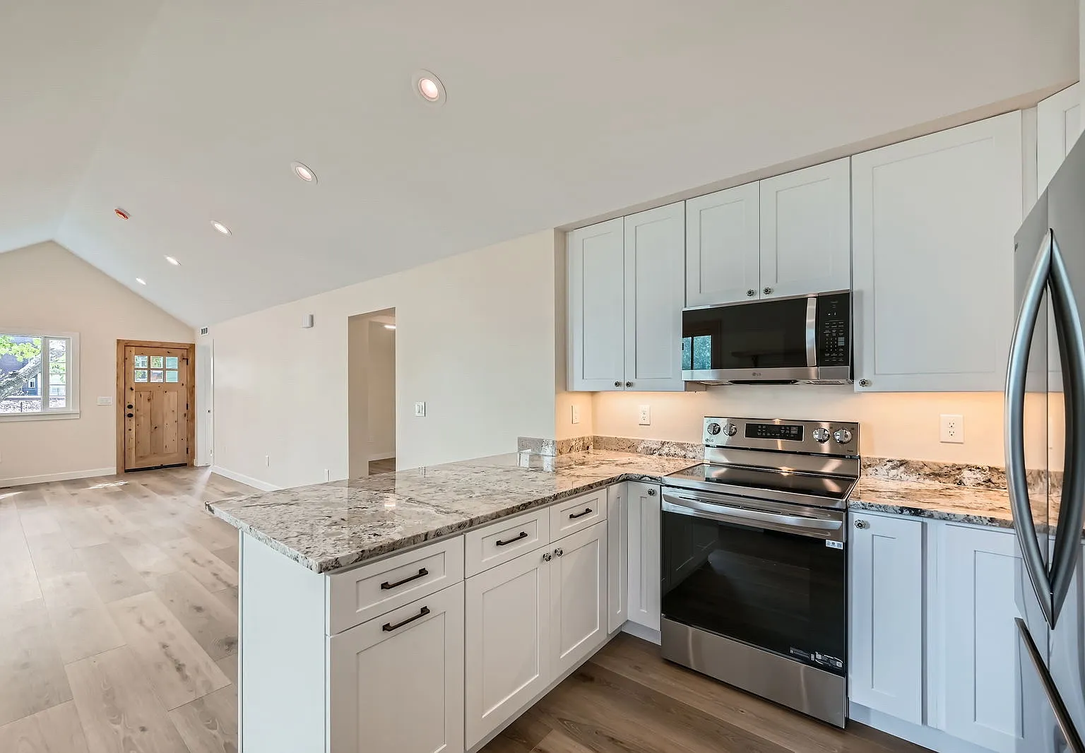 1045 Front St — Photo 4