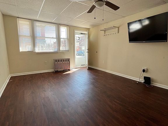 2nd image of 2518 Memphis St #1