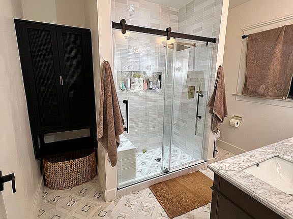 Master bath 