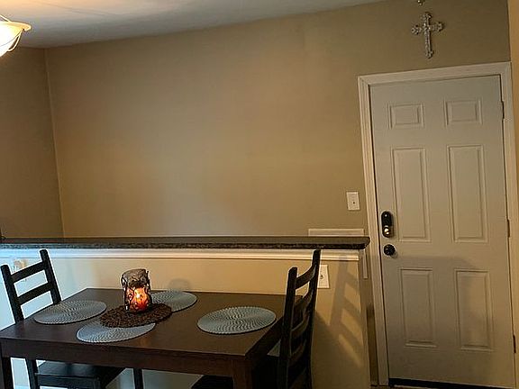 5th image of 253 N Hawthorne St