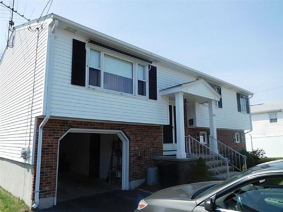 3rd image of 244 Francis Ave N