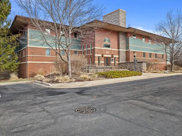 415 South Wells STREET #303, Lake Geneva, WI 53147