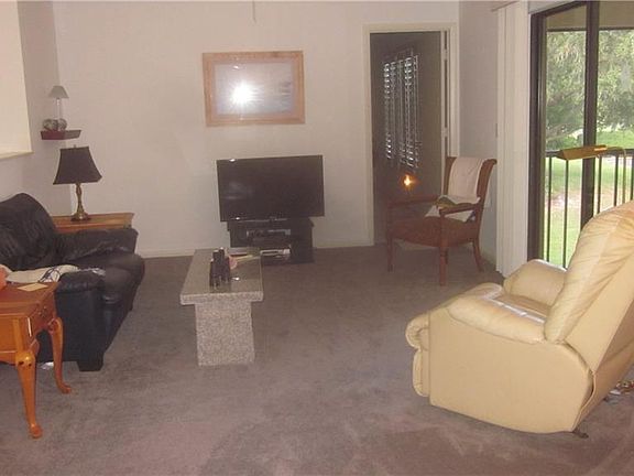 4th image of 3991 SW Greenwood Way APT H
