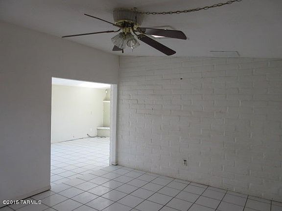 3rd image of 334 W Calle Margarita