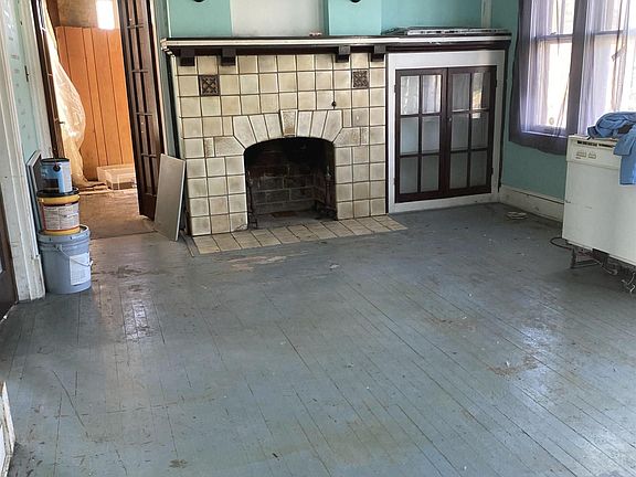 5th image of 701 S 6th St