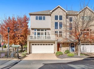 2227 City View Dr, Cleveland, OH 44113