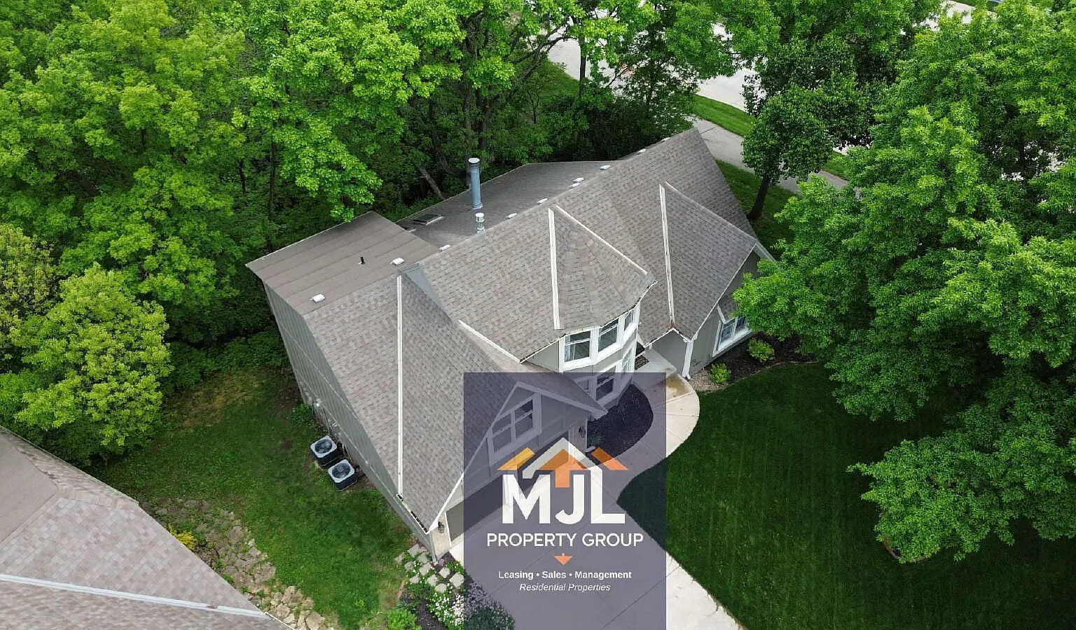 5 bed, 3.5 bath, 2840 sqft, $3,795 — Photo 3