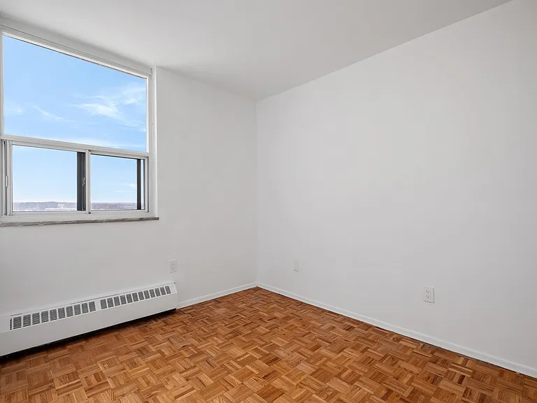 250 Frederick St — Photo 19