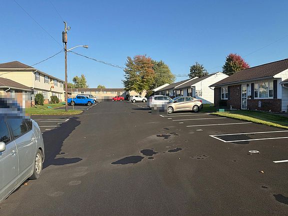 4th image of 8 Michigan Dr #359
