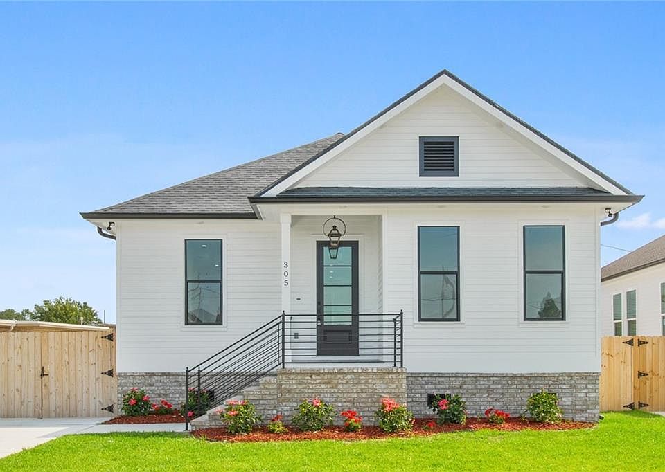 1st image of 305 Chinchilla Dr
