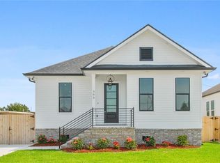 305 Chinchilla Dr, Arabi, LA 70032