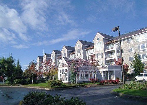 2nd image of 520 SE Columbia River Dr APT 429
