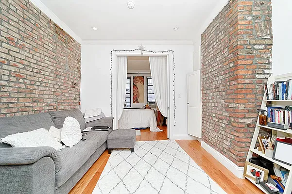 Rented by Living New York | media 9