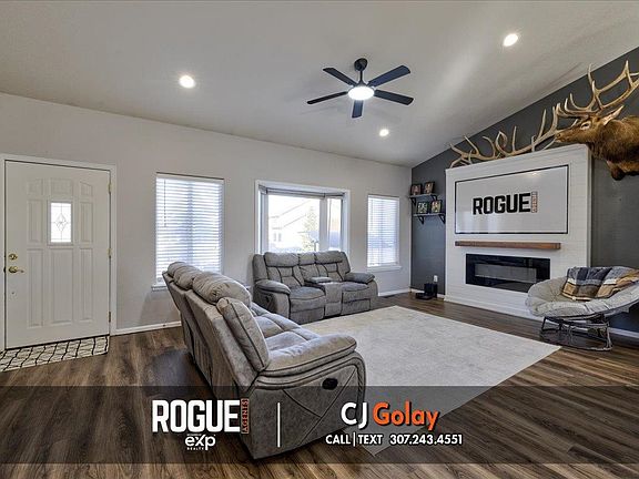 3rd image of 6775 Columbia River Rd