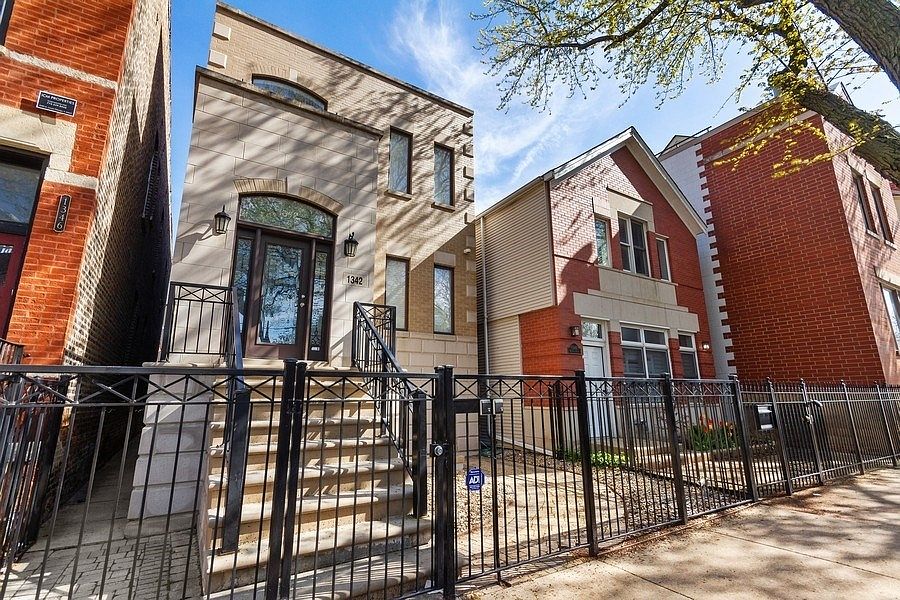 1st image of 1342 W Webster Ave APT 1