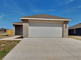 501 Saint Charles Pl, Newcastle, OK 73065