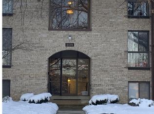 2074 Royal Fern Ct #33/22B, Reston, VA 20191