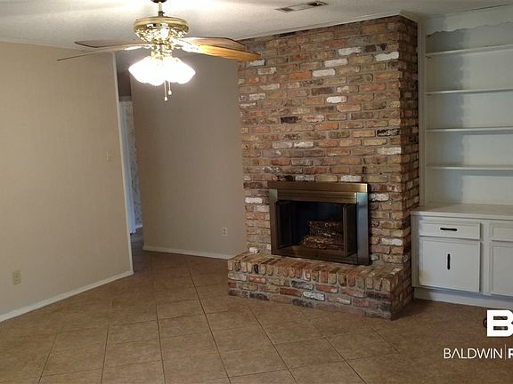 2nd image of 1462 Longwood Pl