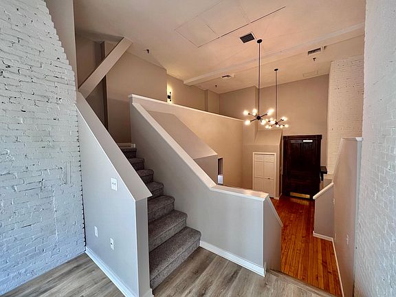 4th image of 27 Hillside Pl APT 28