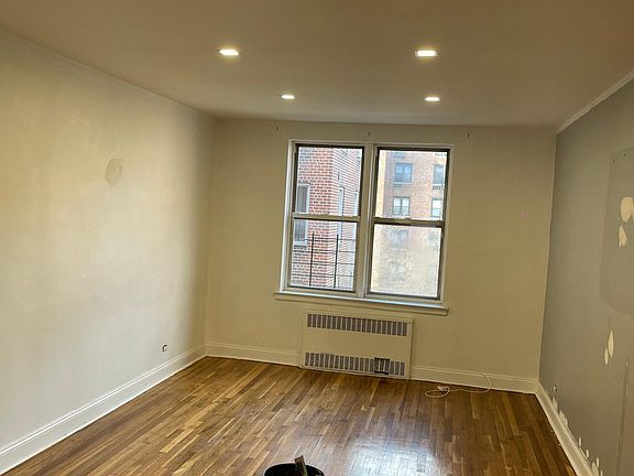 3rd image of 660 Thwaites Pl APT 4K