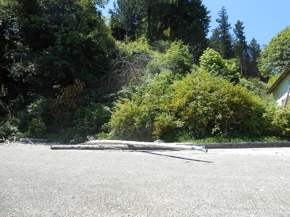 2nd image of 7102 Puget Beach Rd NE
